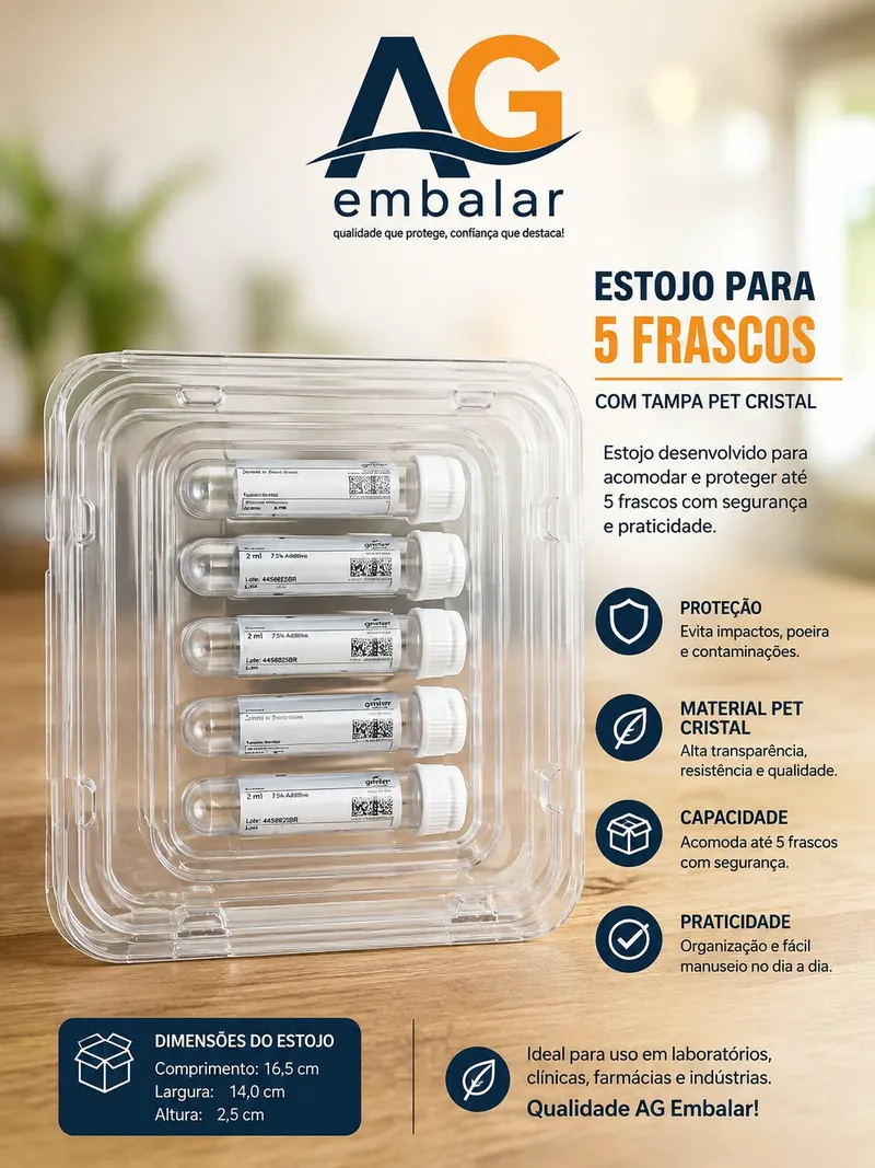 Arte de divulgação da AG Embalar: estojo quadrado de PET cristal com tampa integrada, com cinco frascos de laboratório de 2 mL deitados em cavidades individuais. O texto traz as dimensões 16,5 × 14,0 × 2,5 cm.
